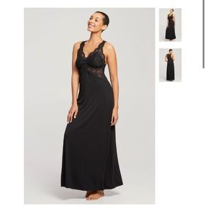 NWT FLEUR'T Belle Époque Lace T-Back Gown size M/L